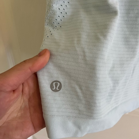 Lululemon Athletica Train to be Tank Top Size 4 Powder Blue - Picture 4 of 5